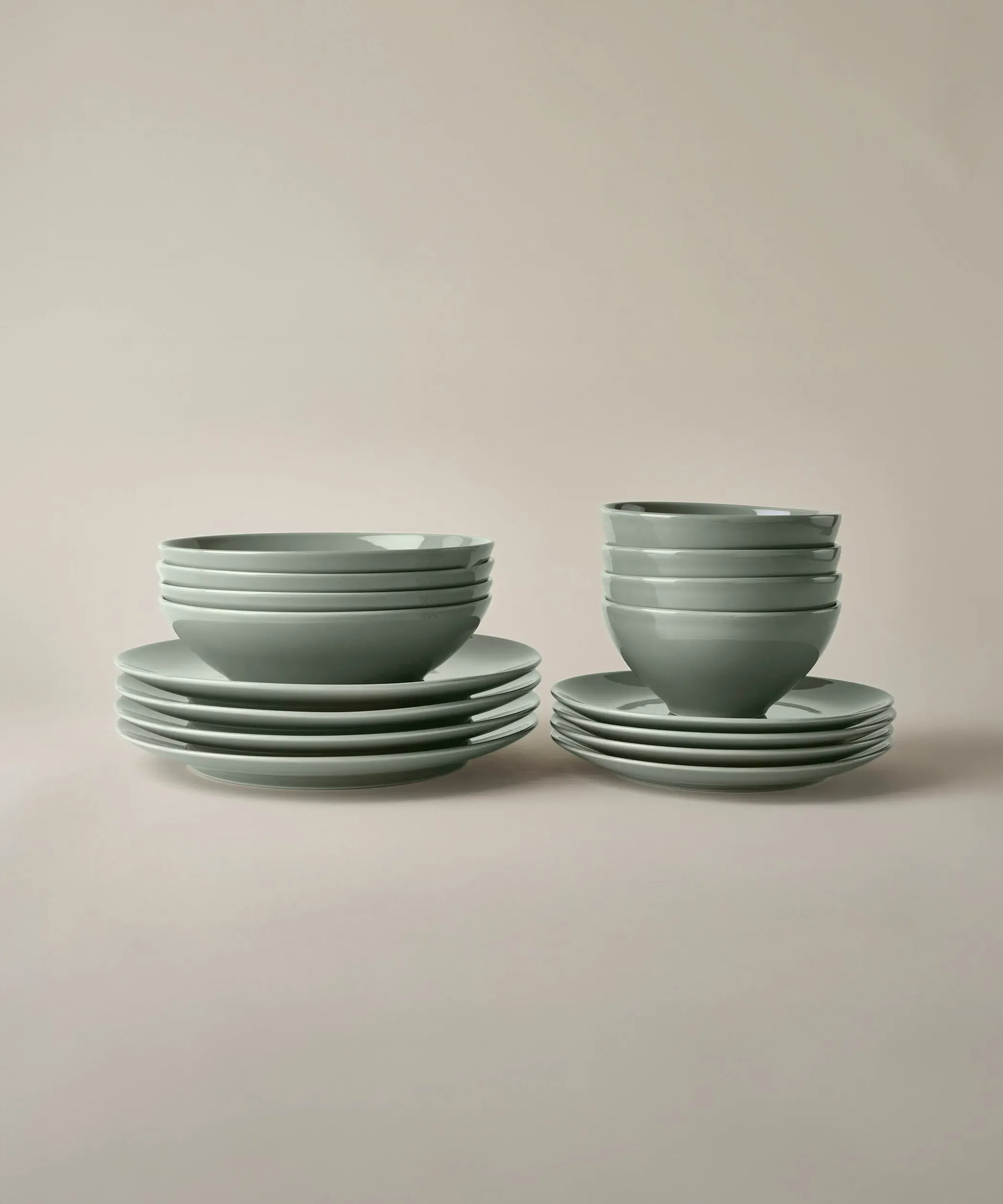 Glossy 16-Piece Dinnerware Set - Ceramic image