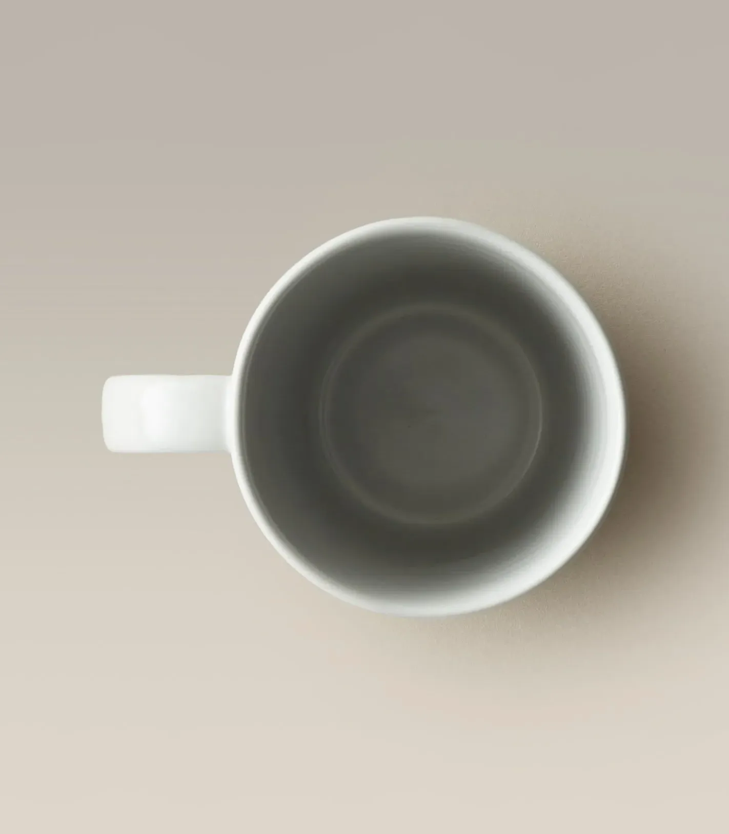 Round Ceramic Mugs Set