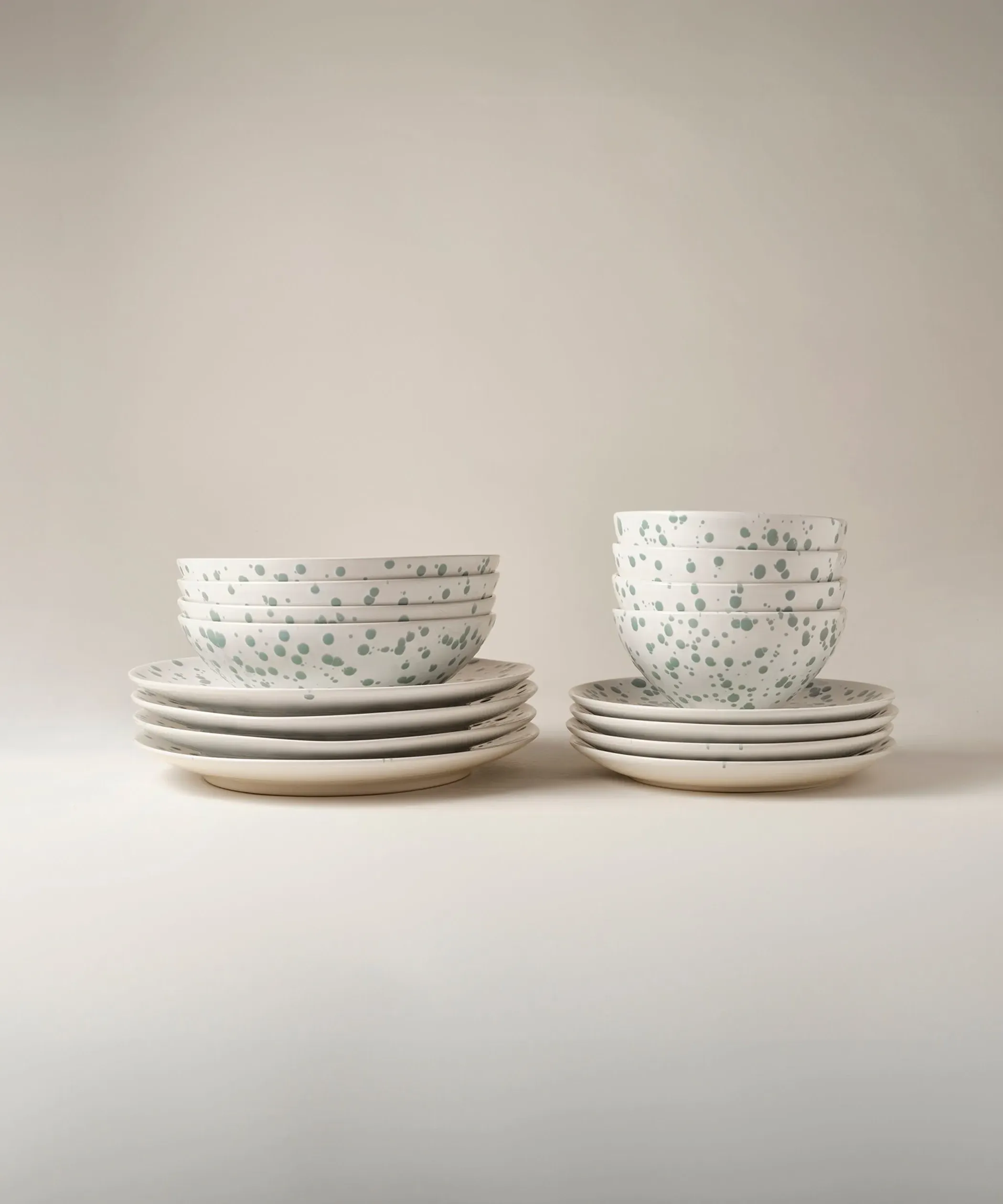 Splatter 16-Piece Dinnerware Set