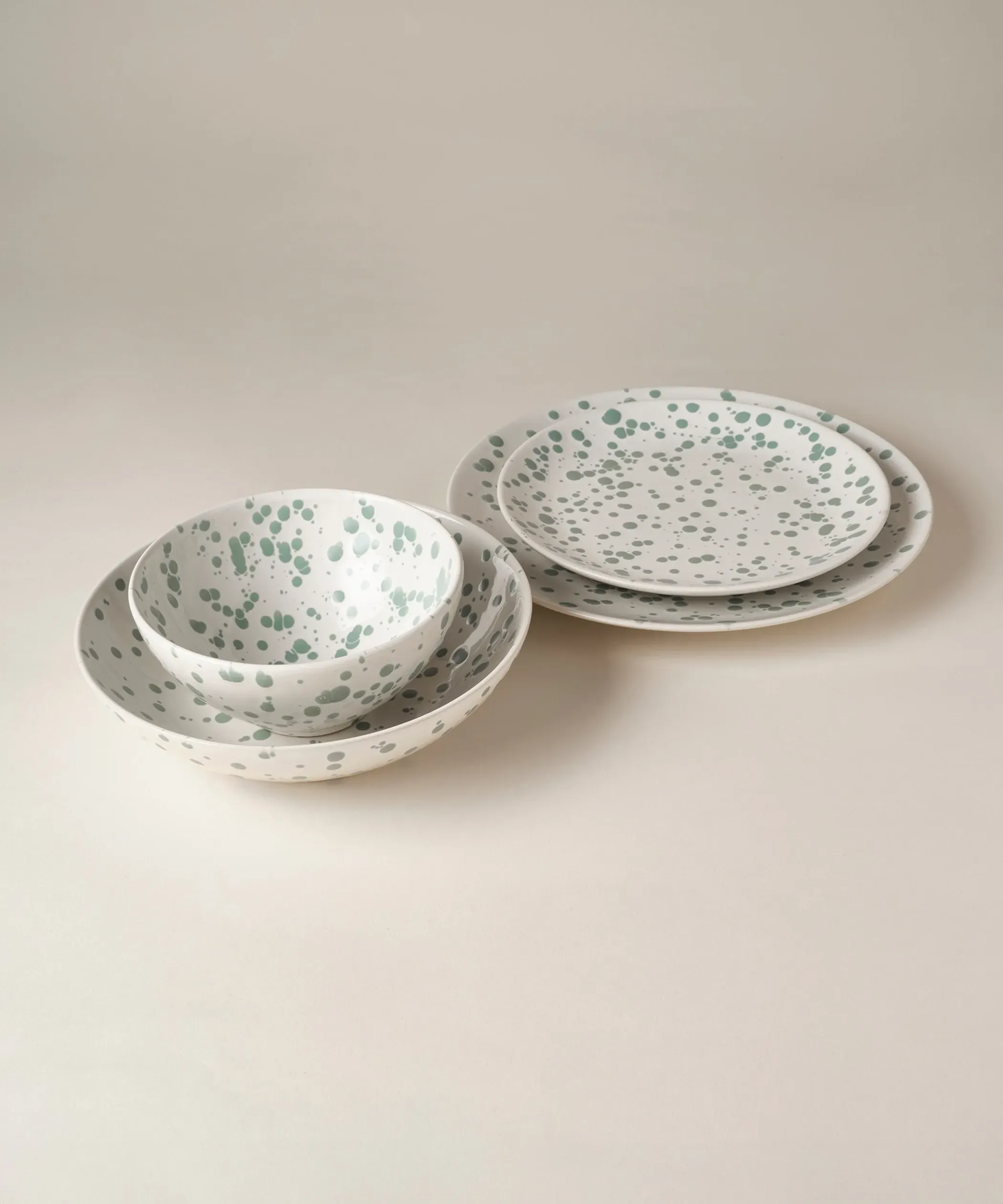 Splatter 16-Piece Dinnerware Set