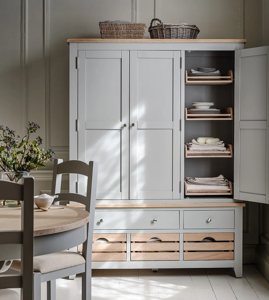 Chester Dove Grey
Triple Larder