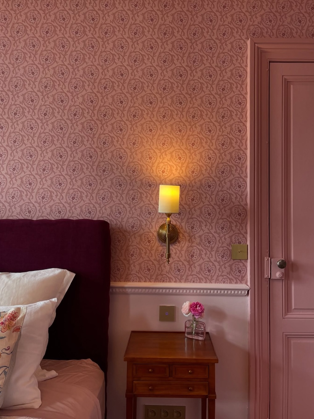 Pooky Wall Sconce