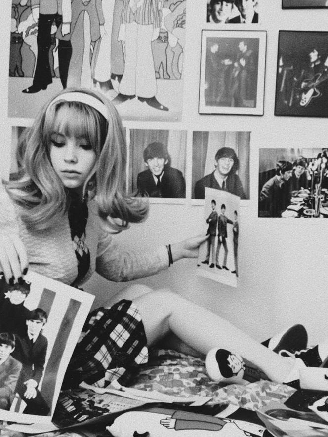 1960s college dorm
