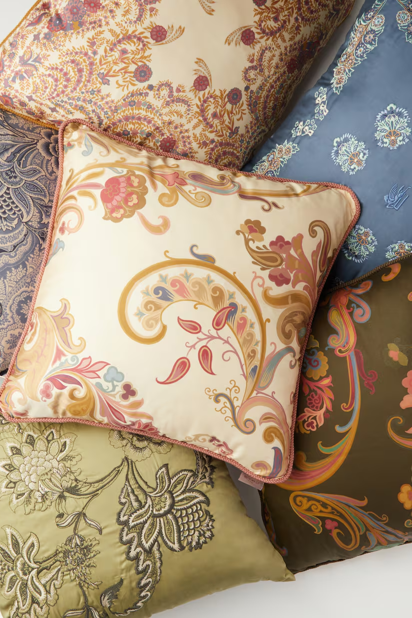 Etro
Embroidered cotton satin cushion