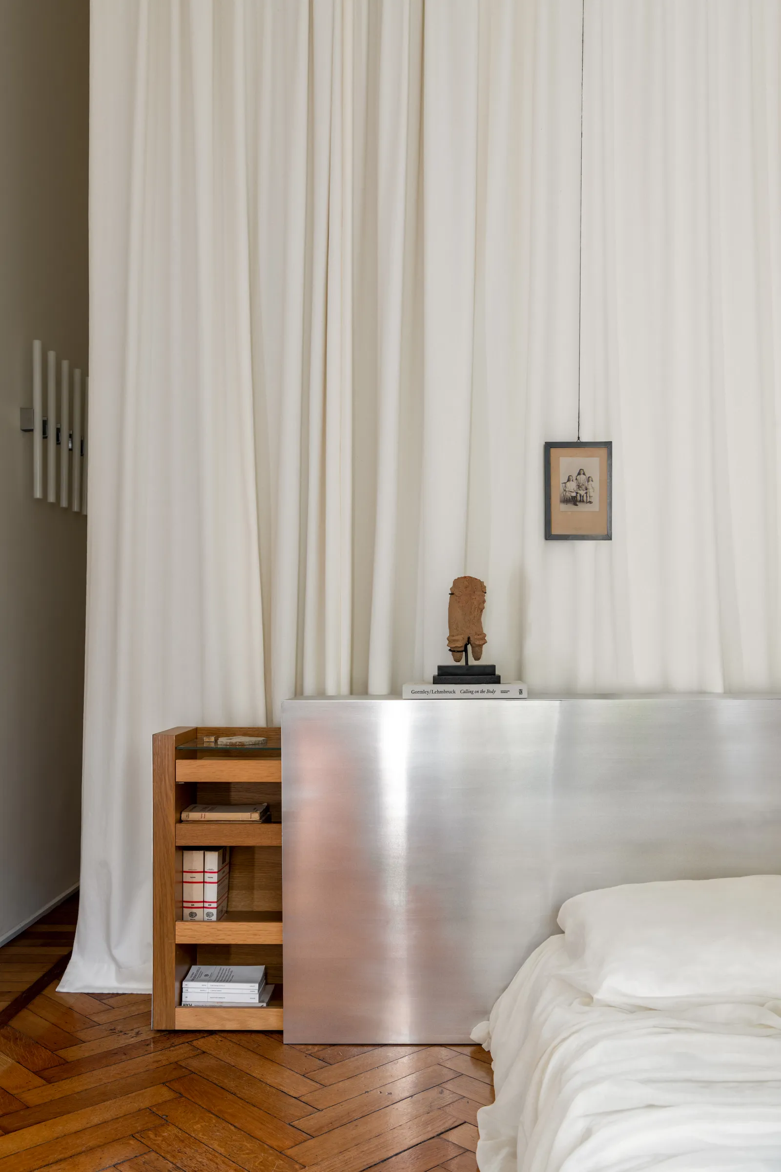 Contempory bedroom