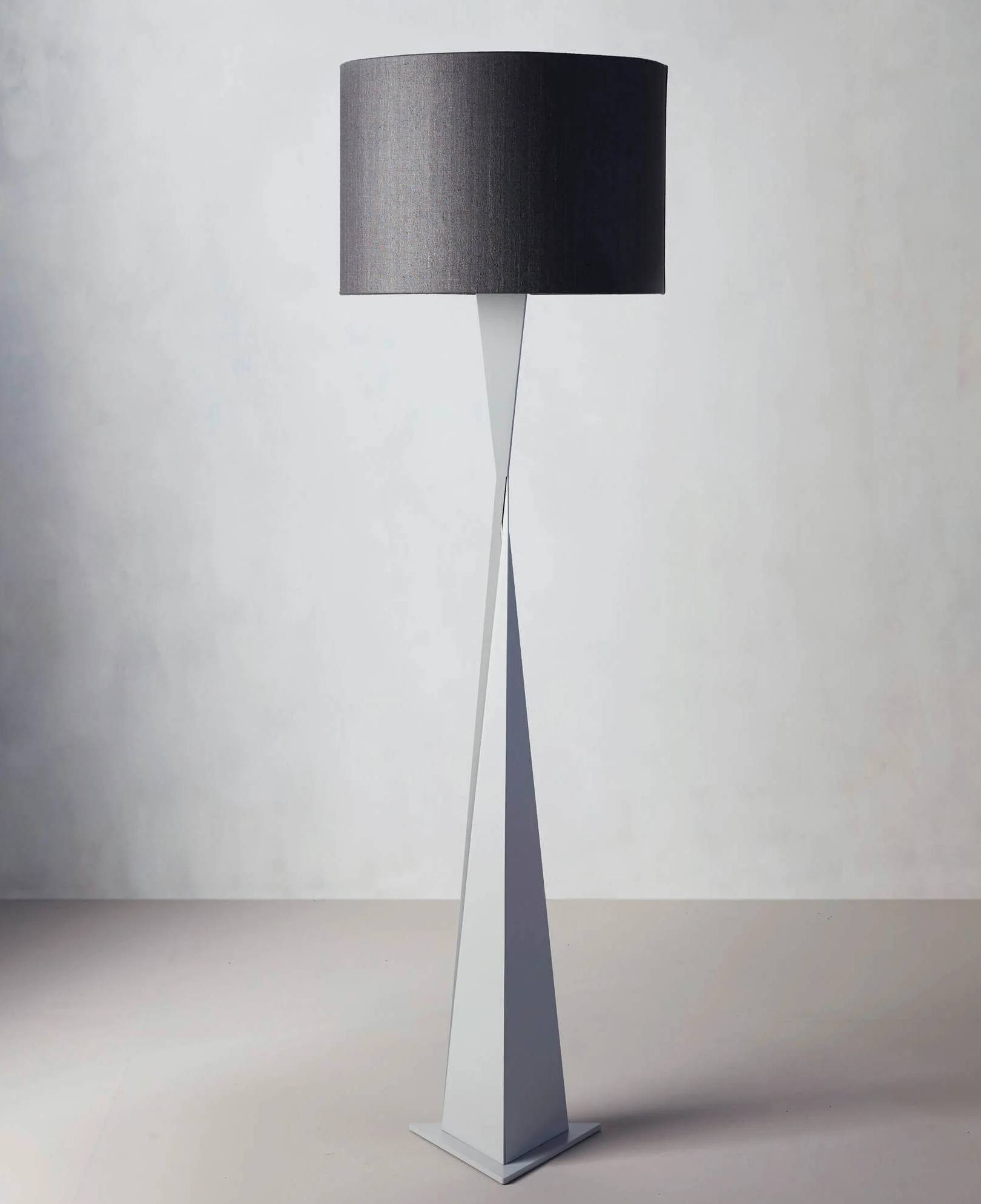 ava floor lamp 3
