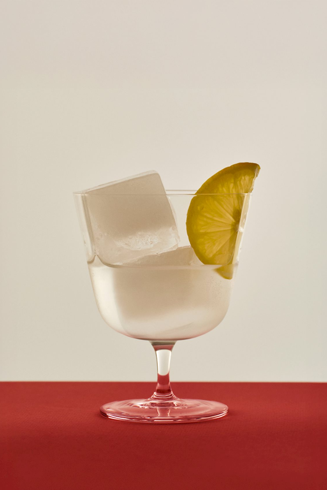 curve stem glass 910x1100 brandmodel