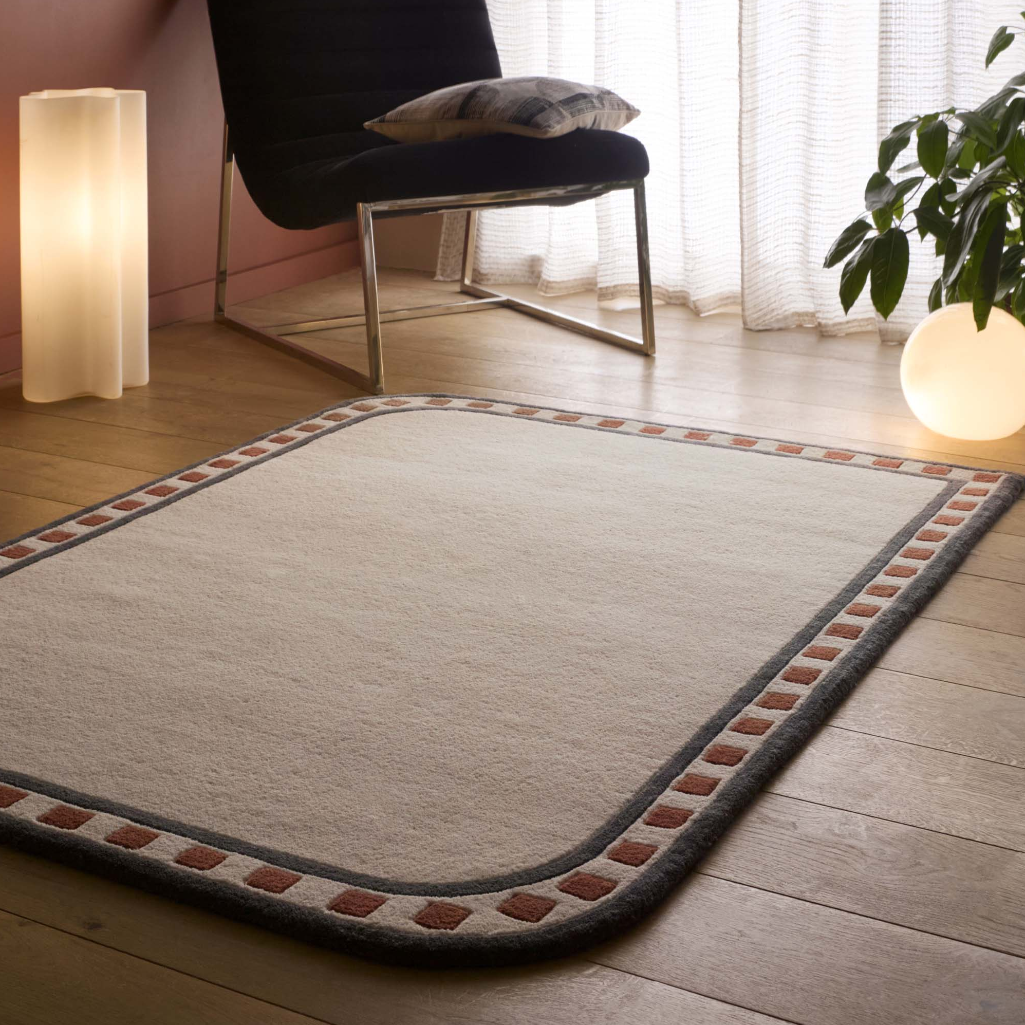 Hug Rug logo