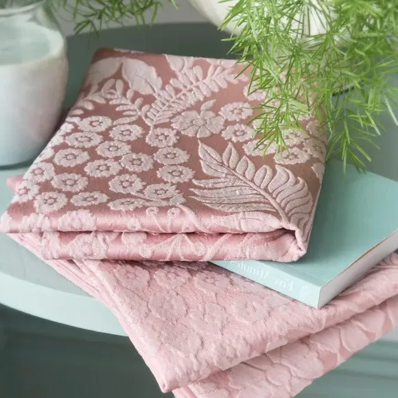 Duvet Cover Set with Floral Design - Pink