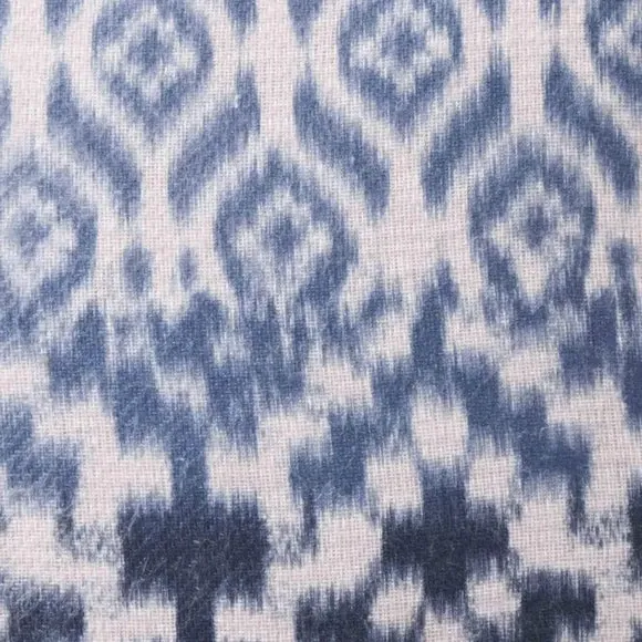 Square Filled Cushion Geometric Pattern - Blue