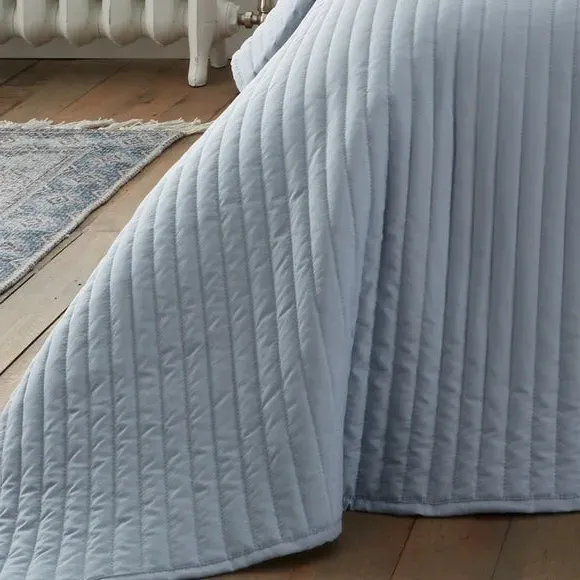 Quilted Lines Bedspread - Blue