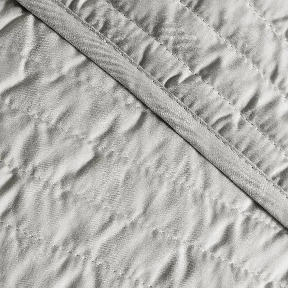 Quilted Lines Bedspread - Silver