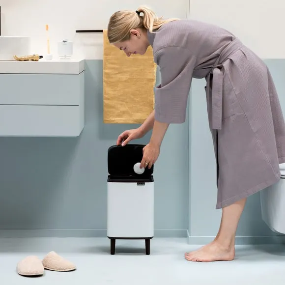 7L Waste Bin with Legs - White