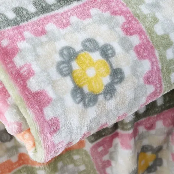Crochet Print Throw Blanket - Green, Fleece