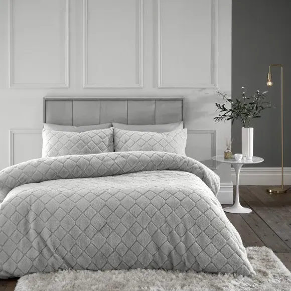 Diamond Duvet Cover Set - Grey, Faux Fur image