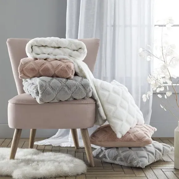 Diamond Throw Blanket - Blush, Polyester