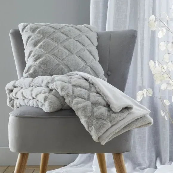 Diamond Throw Blanket - Silver, Polyester