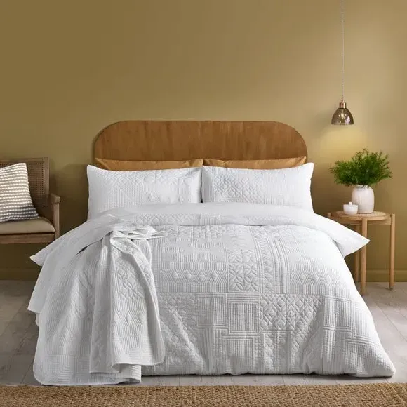 Geo Duvet Cover Set with Pillowcase - White