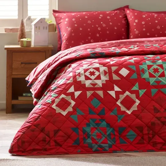 Quilted Bedspread Patchwork Design - Red