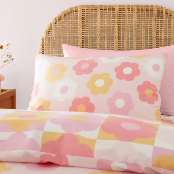 Retro Daisy Duvet Cover Set - Pink, Polycotton
