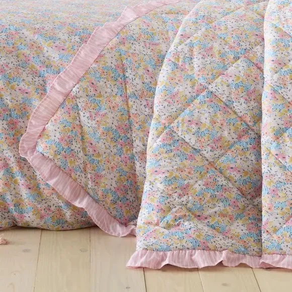 Reversible Bedspread with Frilled Edge - Pink