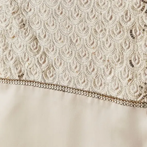 Sequin Table Runner with Deco Pattern - Champagne
