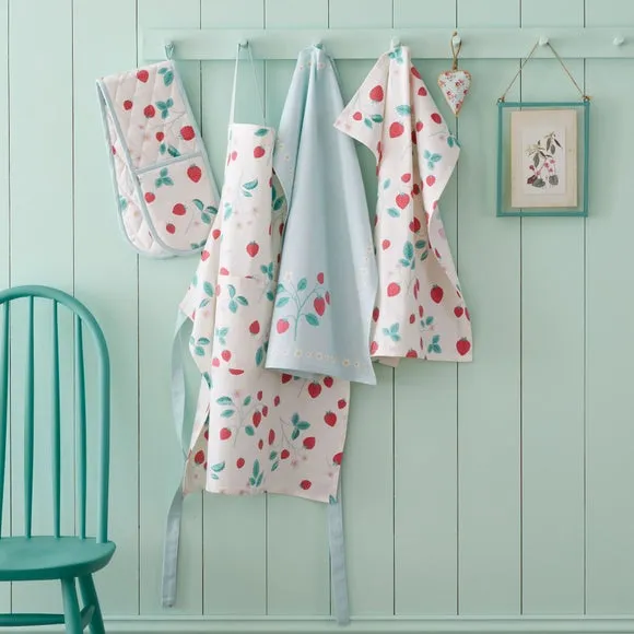 Set of 4 Tea Towels Strawberry Design - Cream