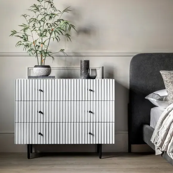 3-Drawer Chest with Scalloped Design - White image