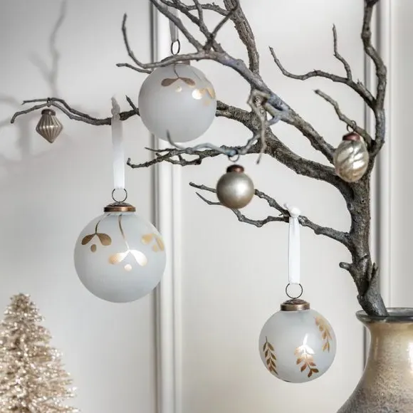 4-Pack Christmas Baubles - White, Matte Finish