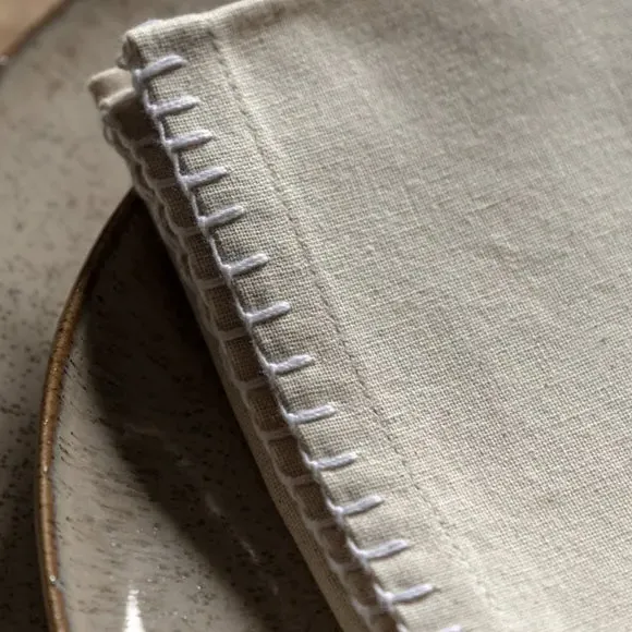 Pack of 4 Linen Effect Napkins - Cream