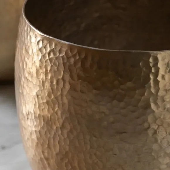 Set of 2 Plant Pots with Hammered Finish - Bronze