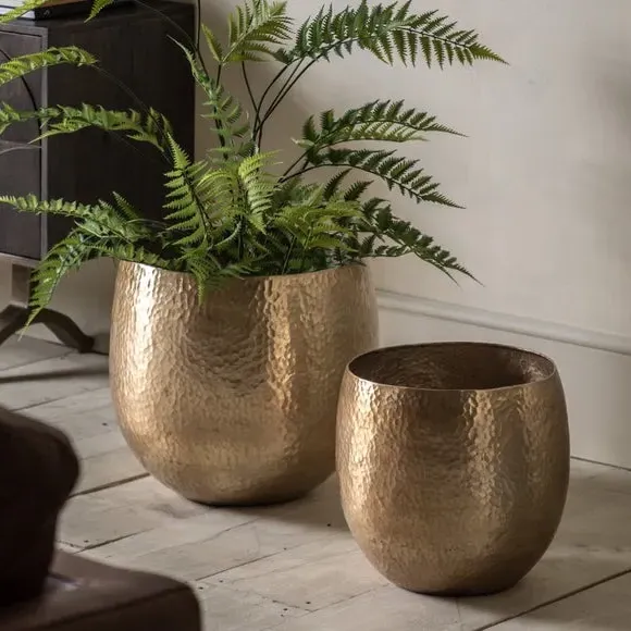 Set of 2 Plant Pots with Hammered Finish - Bronze image