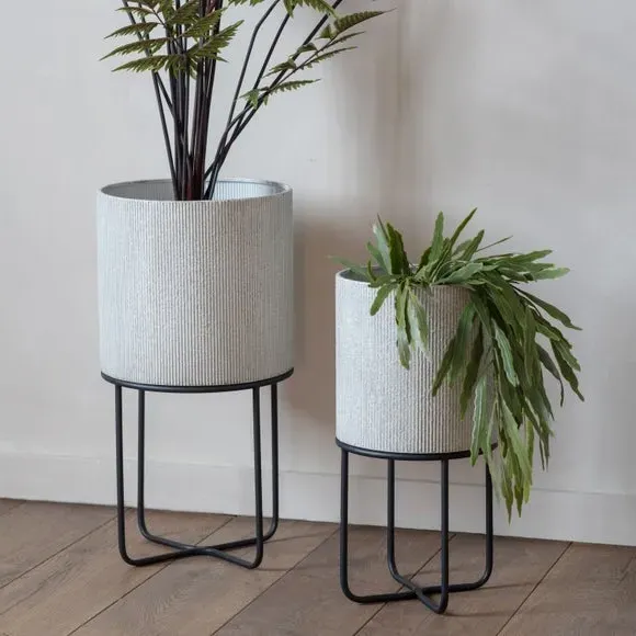 Set of 2 Ribbed Plant Pots - White, Iron image