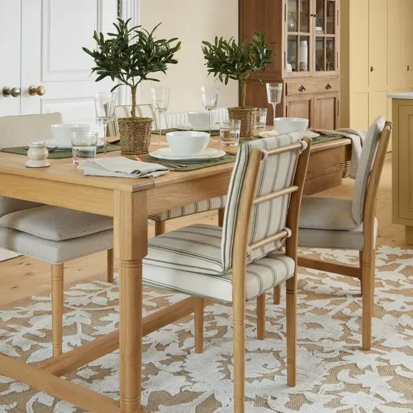6-8 Seater Extending Dining Table - Oak