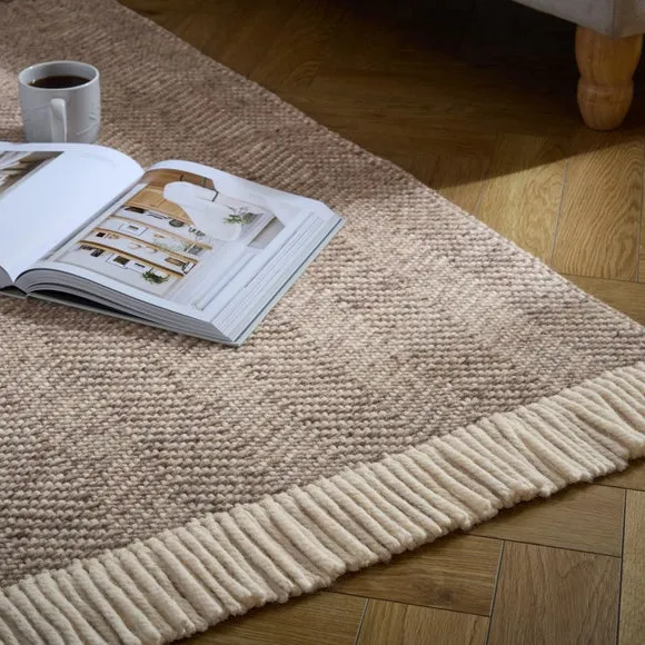 Herringbone Wool Rug with Tassels - Natural