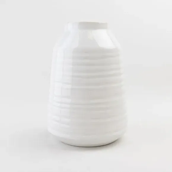 Ripple Vase with Ridged Design - Cream, Ceramic image