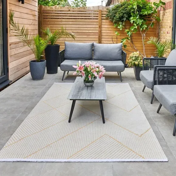 Chevron Indoor Outdoor Rug - Amber image