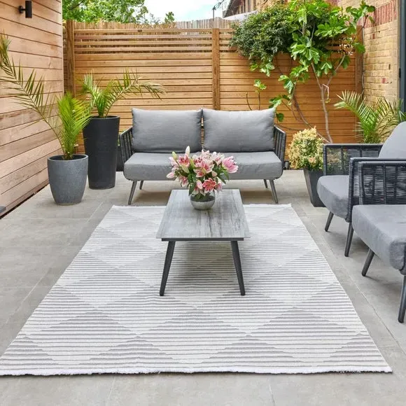Geometric Indoor Outdoor Rug - Silver