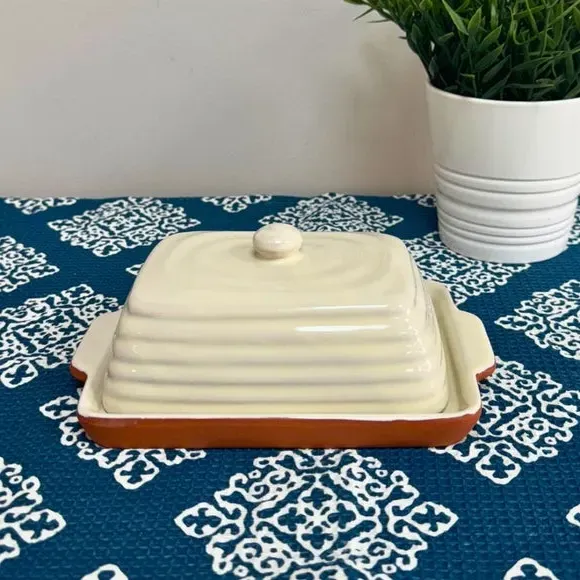 Ribbed Butter Dish - Terracotta