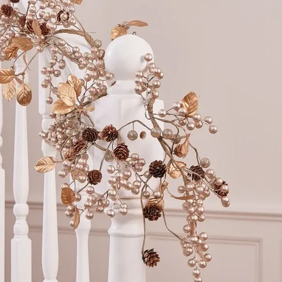 1.5m Berry Garland with Glitter - Gold, Mixed image