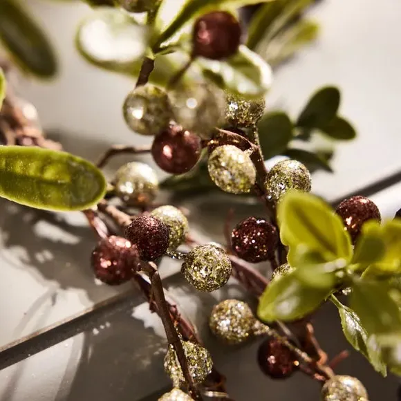 160cm LED Berry Garland - Green, Copper Wire