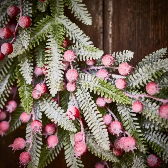 50cm Wreath with Berries - Red, Pine