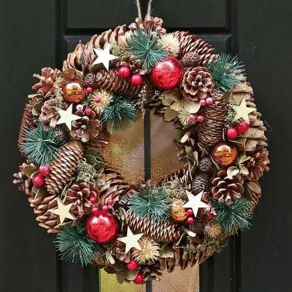 Winter Stars Wreath with Berries - Red, Mixed image