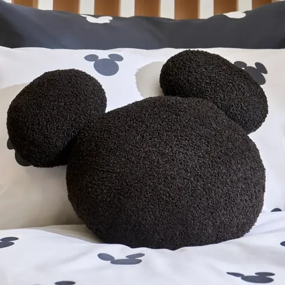 3D Head Cushion - Black, Boucle
