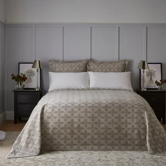 Bedspread Arts & Crafts Pattern - Linen, Cotton image