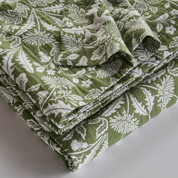 Dandelion Bedspread with Scallop Frill - Green