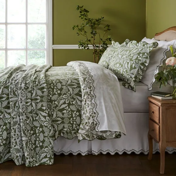 Dandelion Bedspread with Scallop Frill - Green
