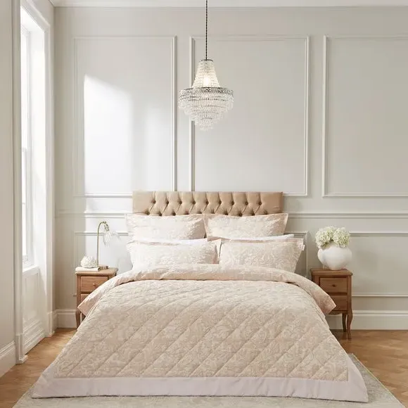 Jacquard Bedspread with Flora Design - Champagne image