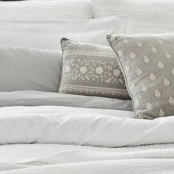 Quilted Bedspread Embroidered - White, Cotton