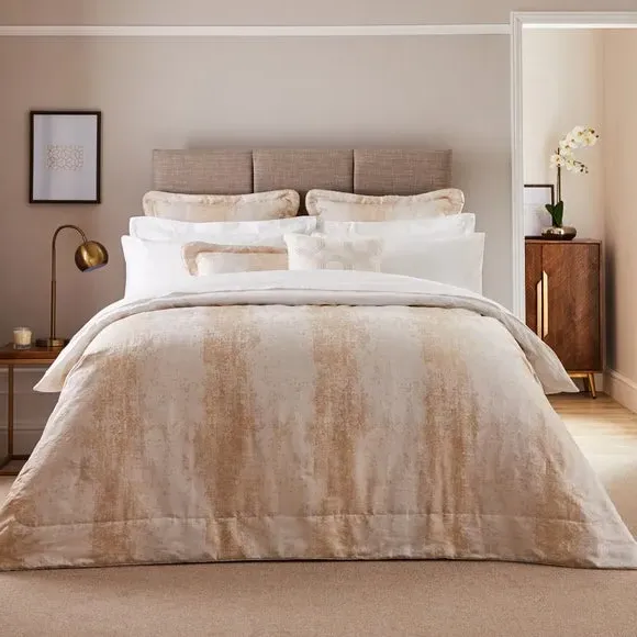 Textured Bedspread with Jacquard - Gold image